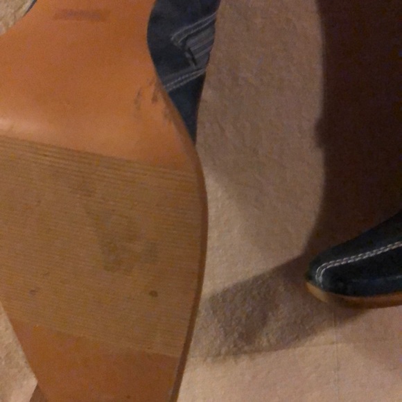 Blue bombshell - Picture 5 of 8